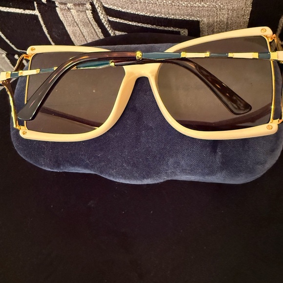 Gucci Cream Square Oversized Luxury Sunglasses - Picture 8 of 10